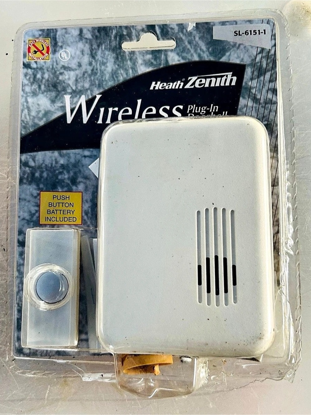Heath Zenith Wireless Plug-In Doorbell White